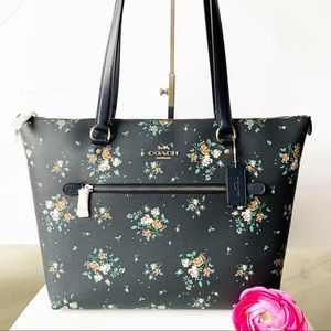 NWT Coach Gallery Floral Tote